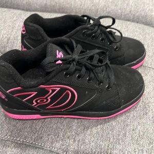 Heelys rolling tennis shoes